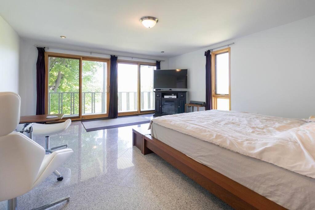 Urban Oasis-Lake/Beach/Boat In City. Sleeps 8-12. Orchard Lake Exteriör bild