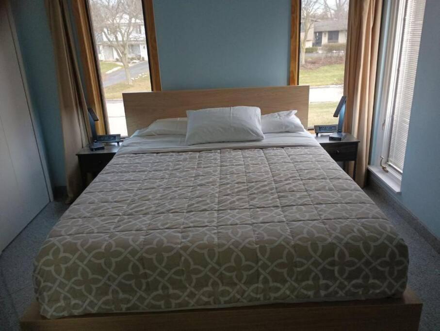 Urban Oasis-Lake/Beach/Boat In City. Sleeps 8-12. Orchard Lake Exteriör bild