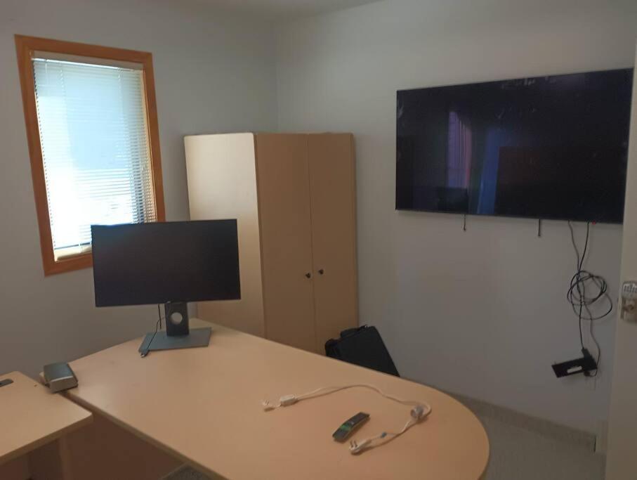 Urban Oasis-Lake/Beach/Boat In City. Sleeps 8-12. Orchard Lake Exteriör bild